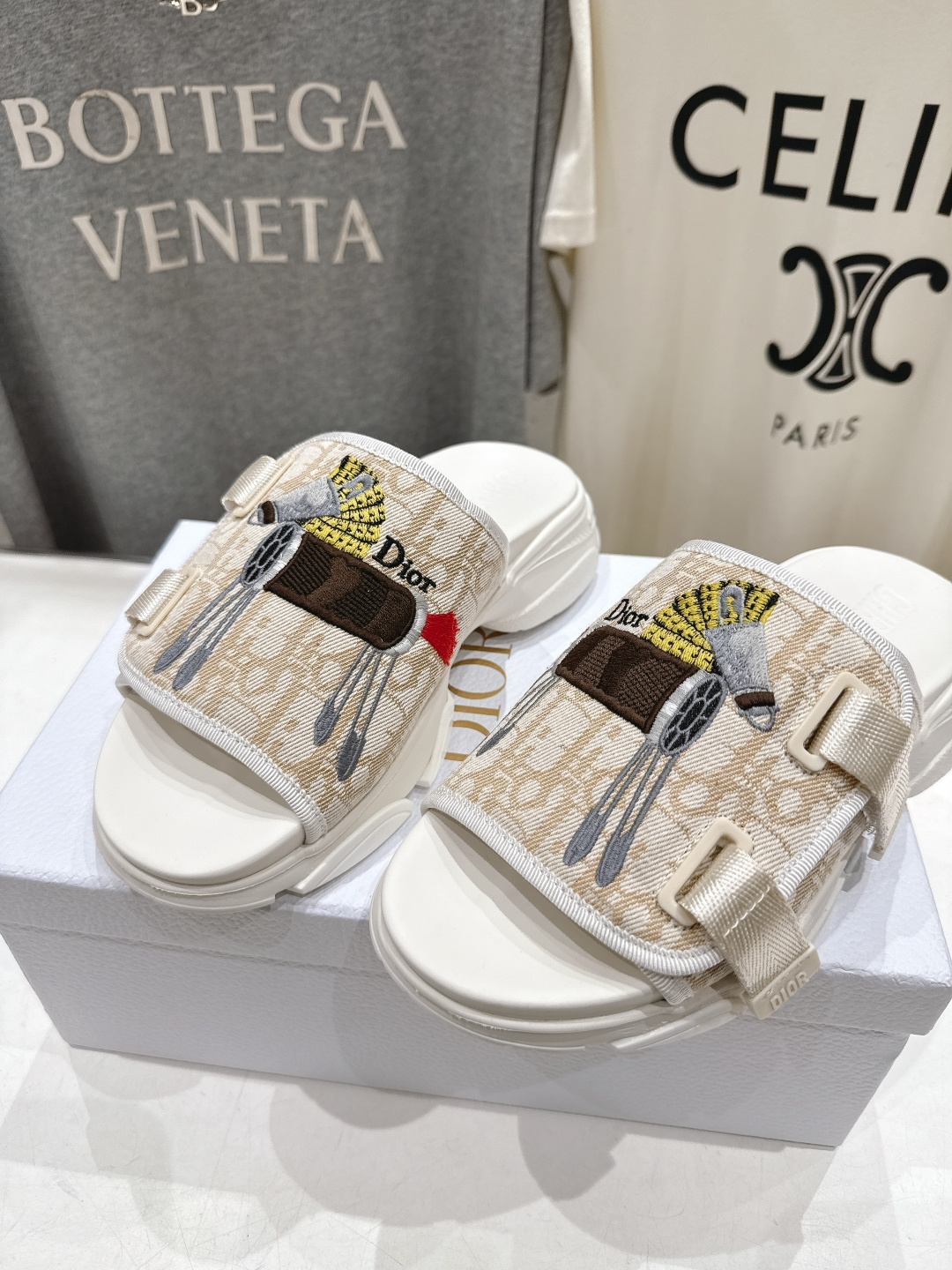 高版本出厂 【高品质】Dior*迪奥D家F019 2026ss夏季新款厚底魔术贴沙滩拖鞋～经典版型 搭配