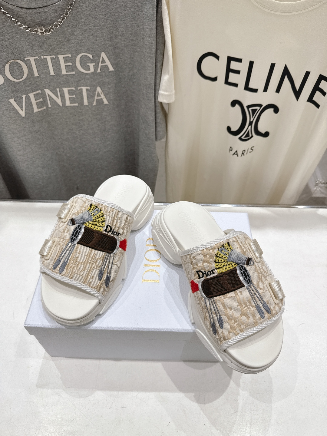 高版本出厂 【高品质】Dior*迪奥D家F019 2026ss夏季新款厚底魔术贴沙滩拖鞋～经典版型 搭配