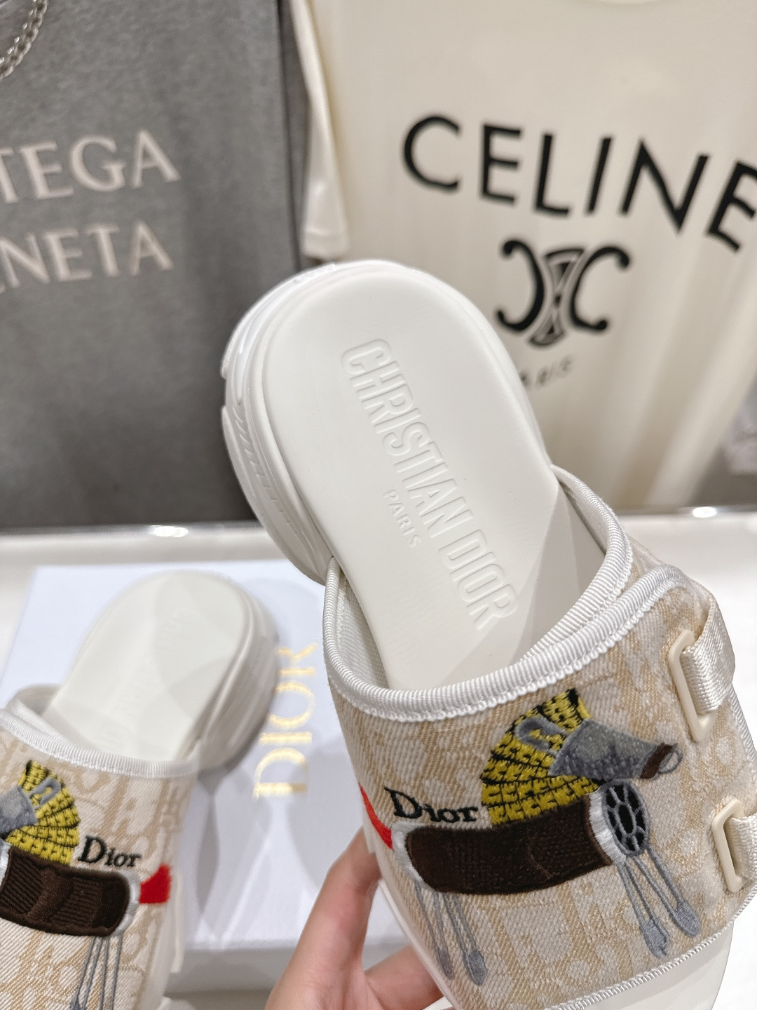 高版本出厂 【高品质】Dior*迪奥D家F019 2026ss夏季新款厚底魔术贴沙滩拖鞋～经典版型 搭配