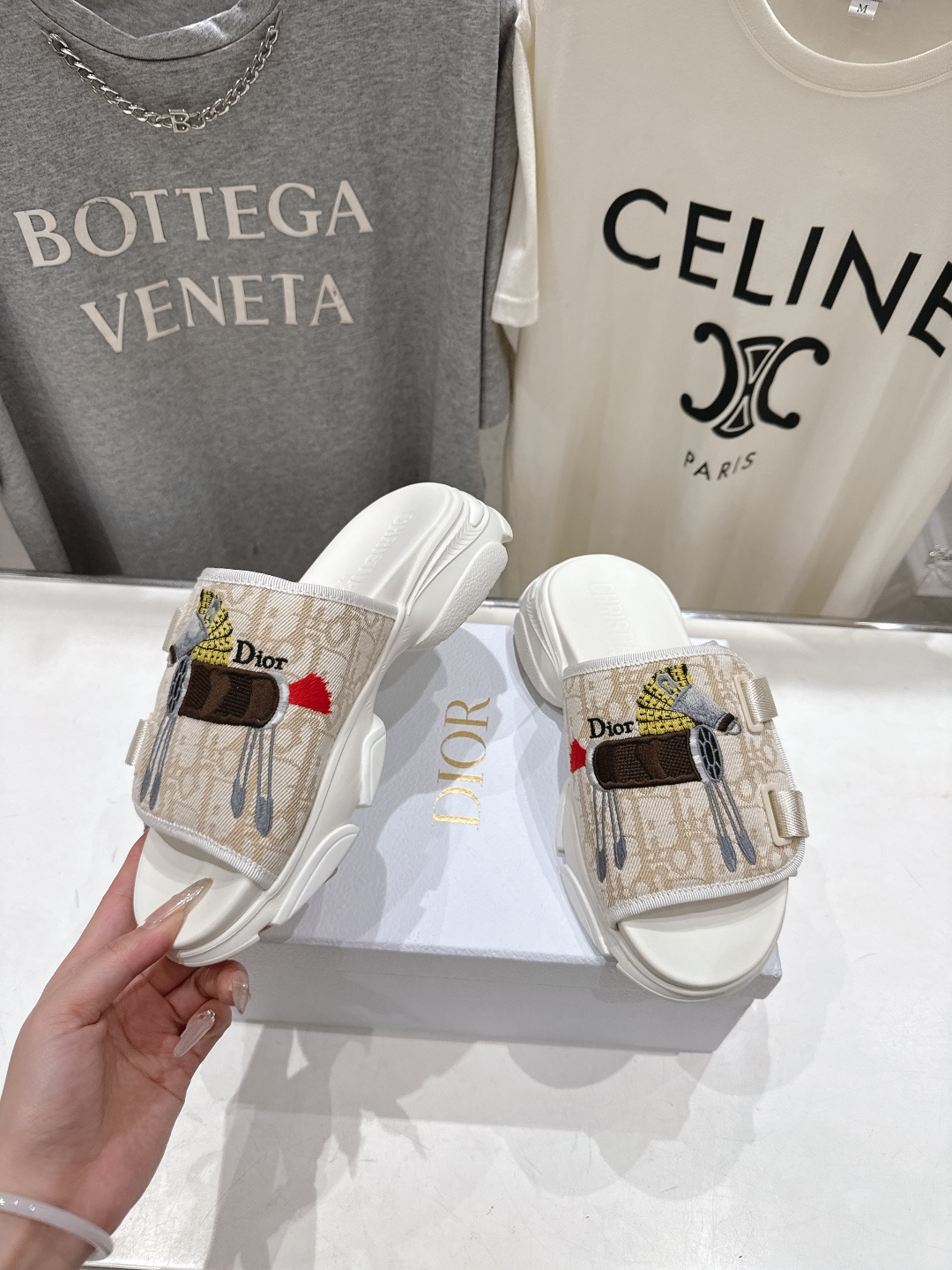 高版本出厂 【高品质】Dior*迪奥D家F019 2026ss夏季新款厚底魔术贴沙滩拖鞋～经典版型 搭配