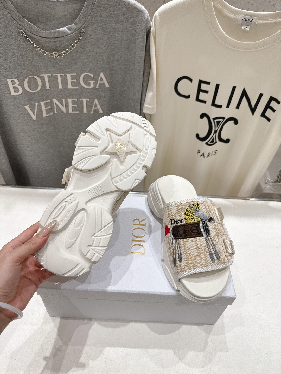 高版本出厂 【高品质】Dior*迪奥D家F019 2026ss夏季新款厚底魔术贴沙滩拖鞋～经典版型 搭配