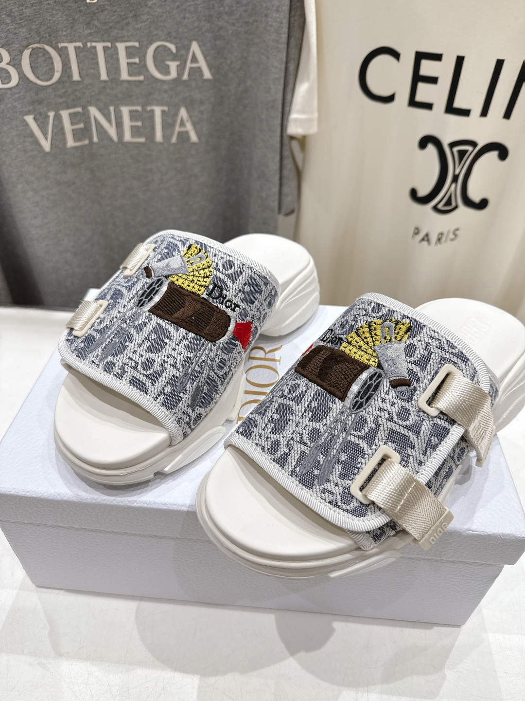 高版本出厂 【高品质】Dior*迪奥D家F019 2026ss夏季新款厚底魔术贴沙滩拖鞋～经典版型 搭配