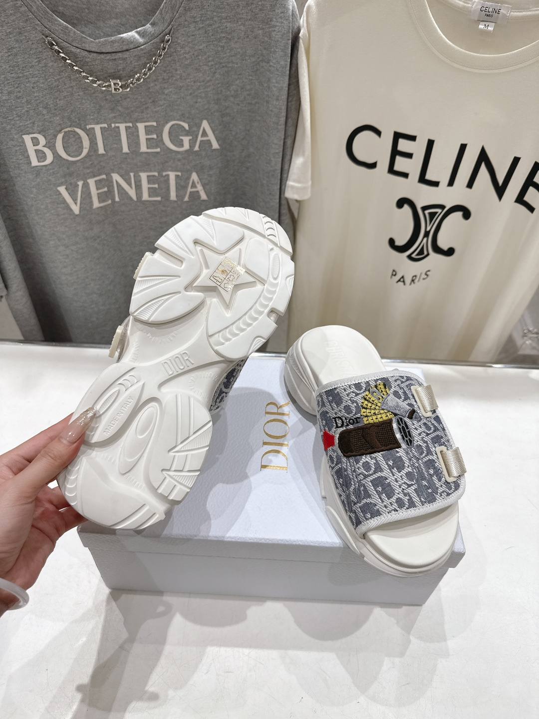 高版本出厂 【高品质】Dior*迪奥D家F019 2026ss夏季新款厚底魔术贴沙滩拖鞋～经典版型 搭配