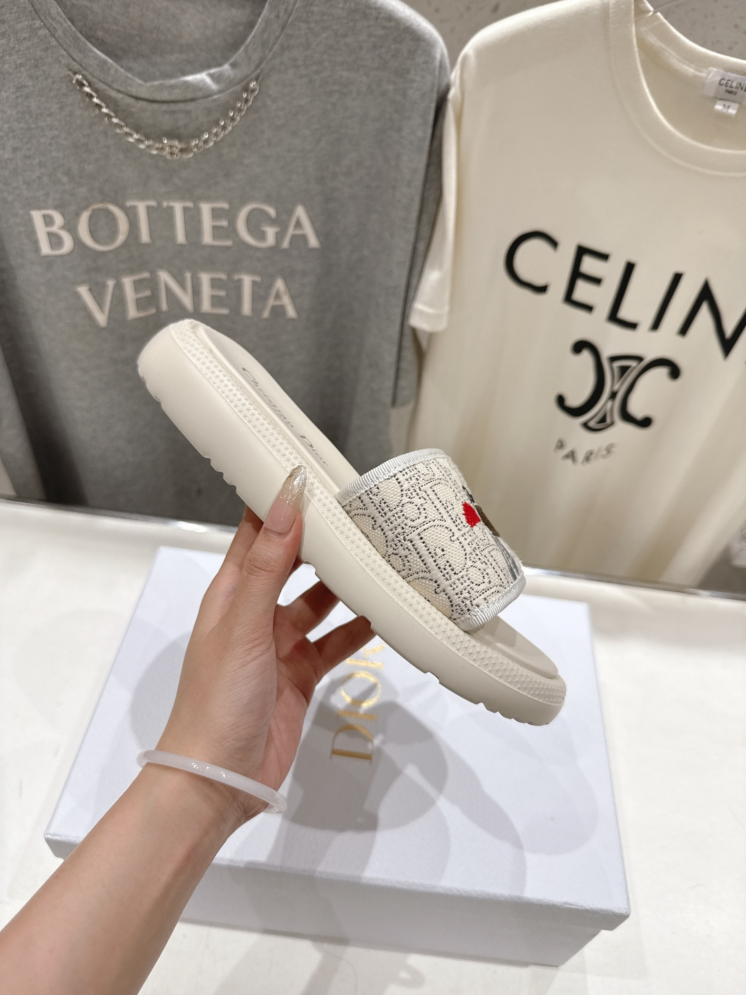 高版本出厂 【高品质】Dior*迪奥D家F019 2026ss夏季新款厚底沙滩拖鞋～经典版型 搭配贴合脚