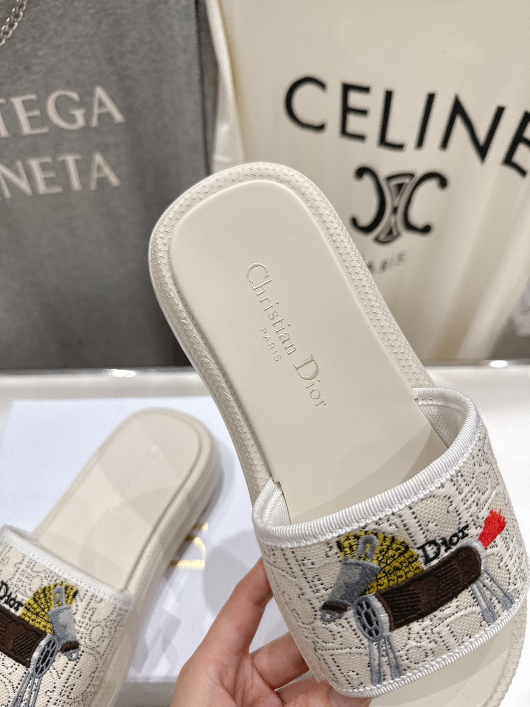 高版本出厂 【高品质】Dior*迪奥D家F019 2026ss夏季新款厚底沙滩拖鞋～经典版型 搭配贴合脚