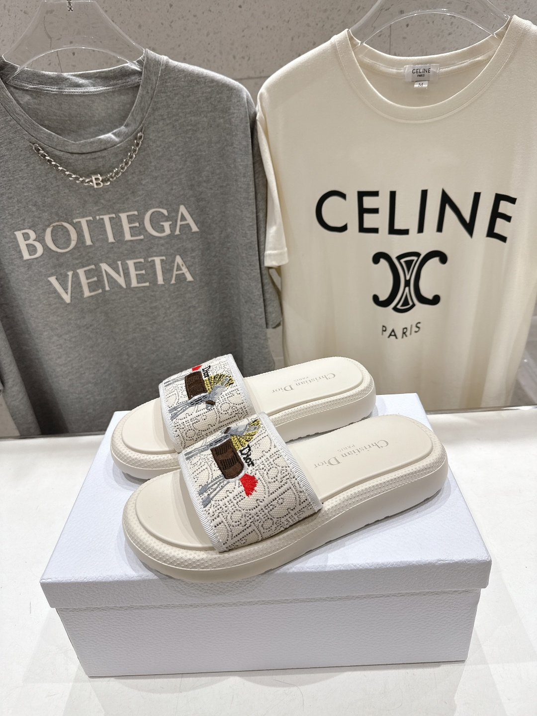 高版本出厂 【高品质】Dior*迪奥D家F019 2026ss夏季新款厚底沙滩拖鞋～经典版型 搭配贴合脚