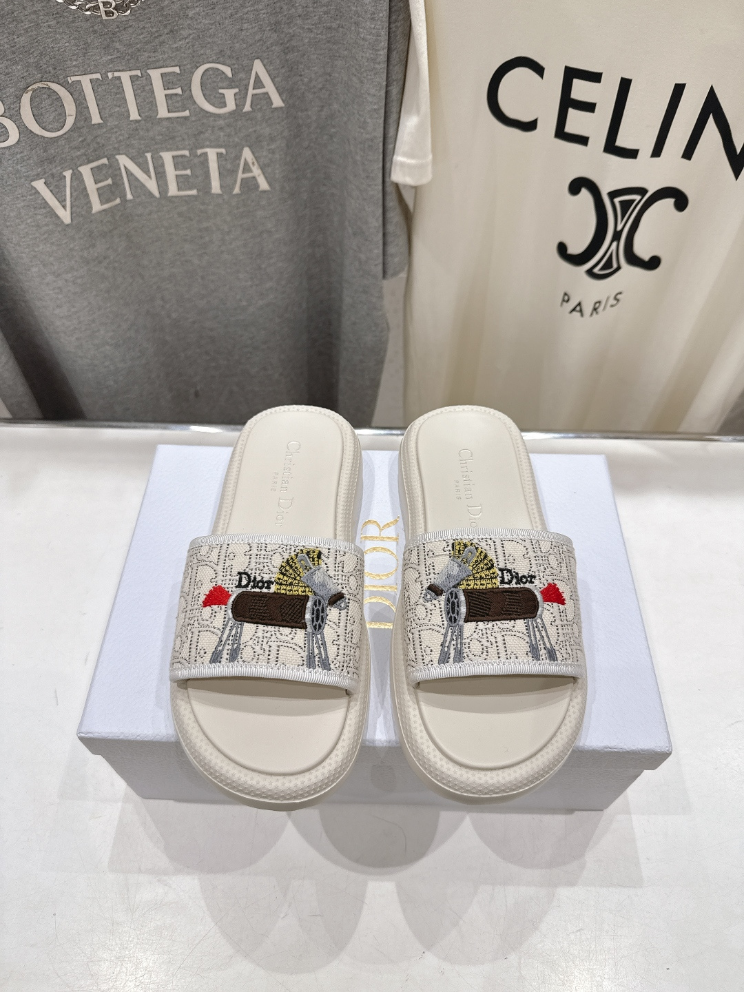 高版本出厂 【高品质】Dior*迪奥D家F019 2026ss夏季新款厚底沙滩拖鞋～经典版型 搭配贴合脚