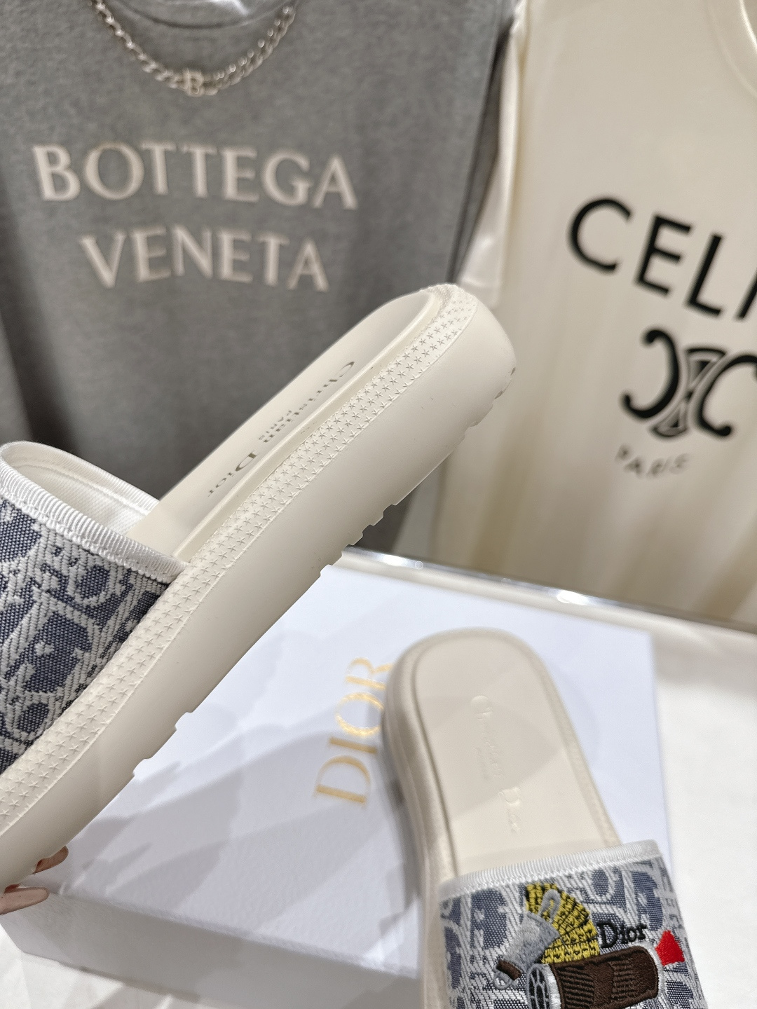 高版本出厂 【高品质】Dior*迪奥D家F019 2026ss夏季新款厚底沙滩拖鞋～经典版型 搭配贴合脚