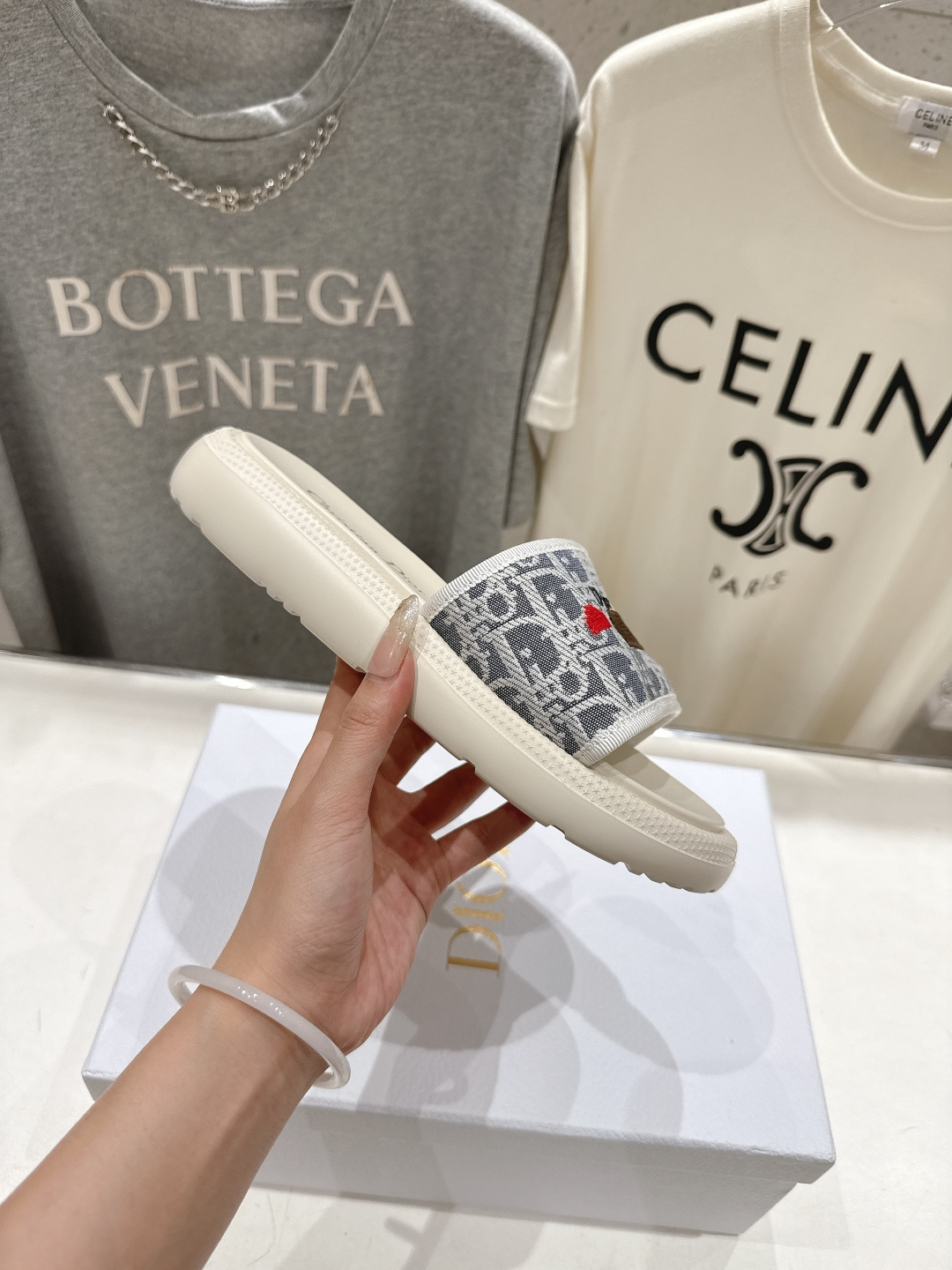 高版本出厂 【高品质】Dior*迪奥D家F019 2026ss夏季新款厚底沙滩拖鞋～经典版型 搭配贴合脚