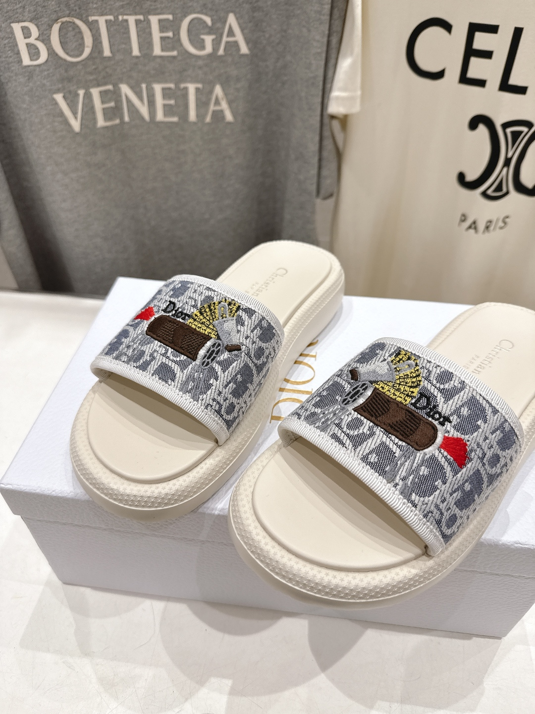 高版本出厂 【高品质】Dior*迪奥D家F019 2026ss夏季新款厚底沙滩拖鞋～经典版型 搭配贴合脚