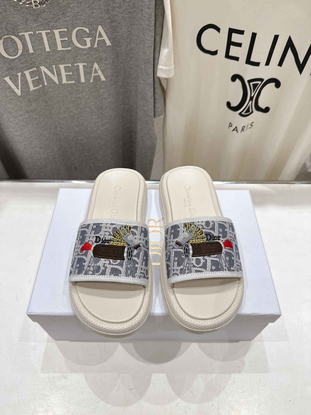 高版本出厂 【高品质】Dior*迪奥D家F019 2026ss夏季新款厚底沙滩拖鞋～经典版型 搭配贴合脚