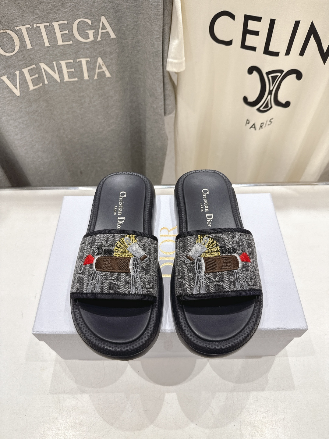 高版本出厂 【高品质】Dior*迪奥D家F019 2026ss夏季新款厚底沙滩拖鞋～经典版型 搭配贴合脚