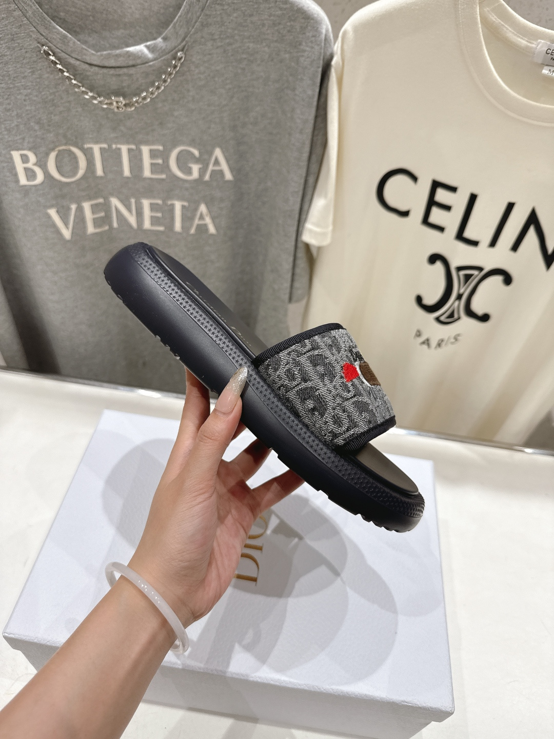 高版本出厂 【高品质】Dior*迪奥D家F019 2026ss夏季新款厚底沙滩拖鞋～经典版型 搭配贴合脚