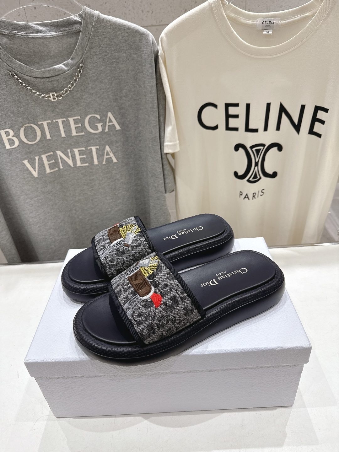 高版本出厂 【高品质】Dior*迪奥D家F019 2026ss夏季新款厚底沙滩拖鞋～经典版型 搭配贴合脚