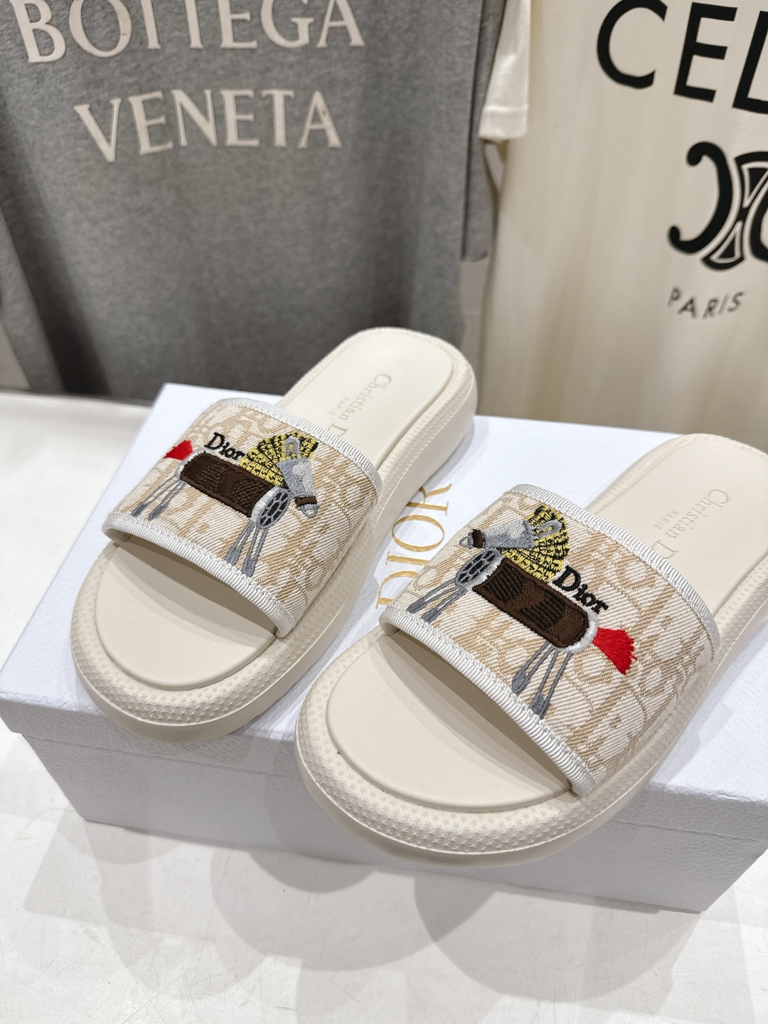 高版本出厂 【高品质】Dior*迪奥D家F019 2026ss夏季新款厚底沙滩拖鞋～经典版型 搭配贴合脚