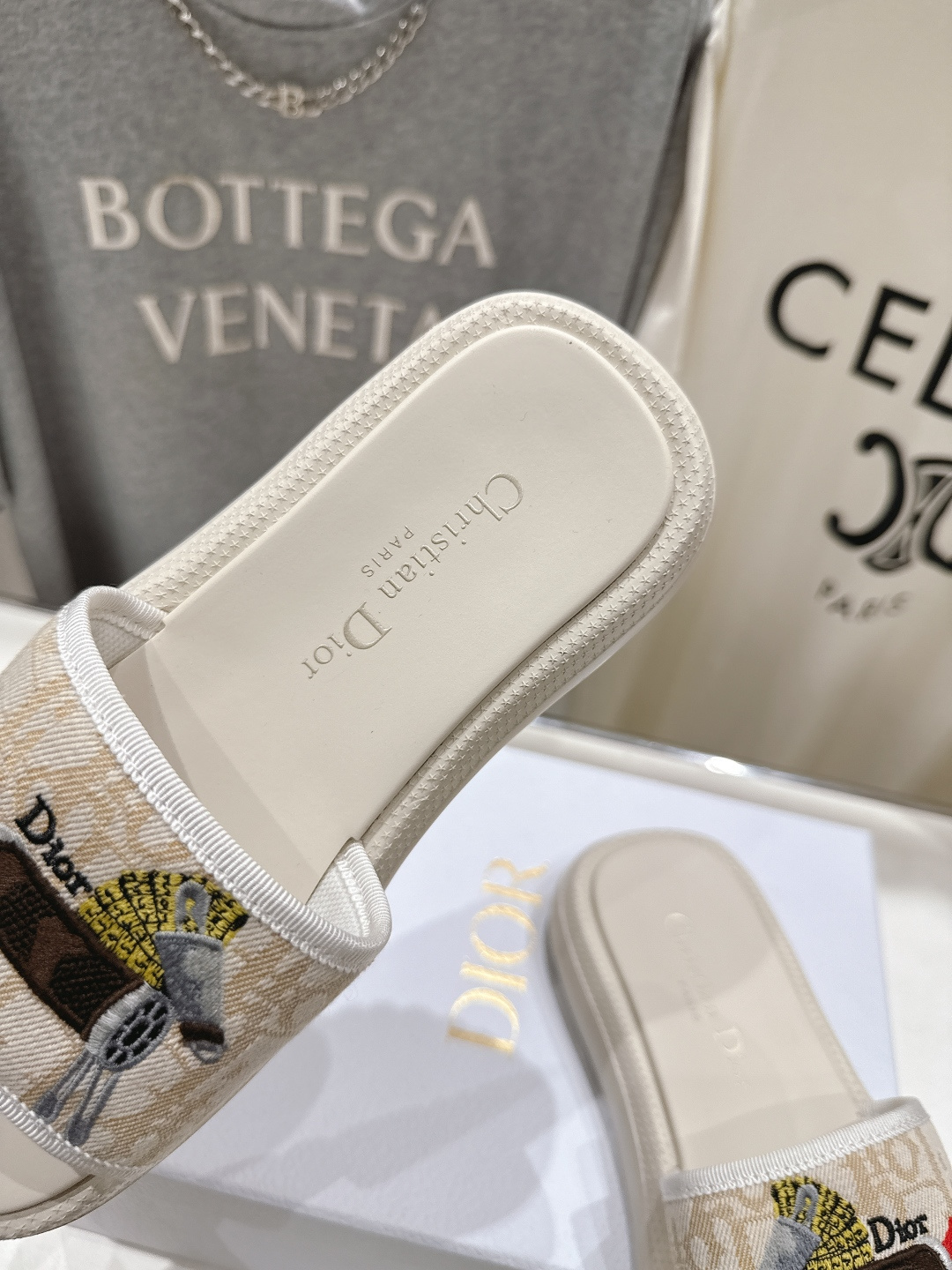 高版本出厂 【高品质】Dior*迪奥D家F019 2026ss夏季新款厚底沙滩拖鞋～经典版型 搭配贴合脚