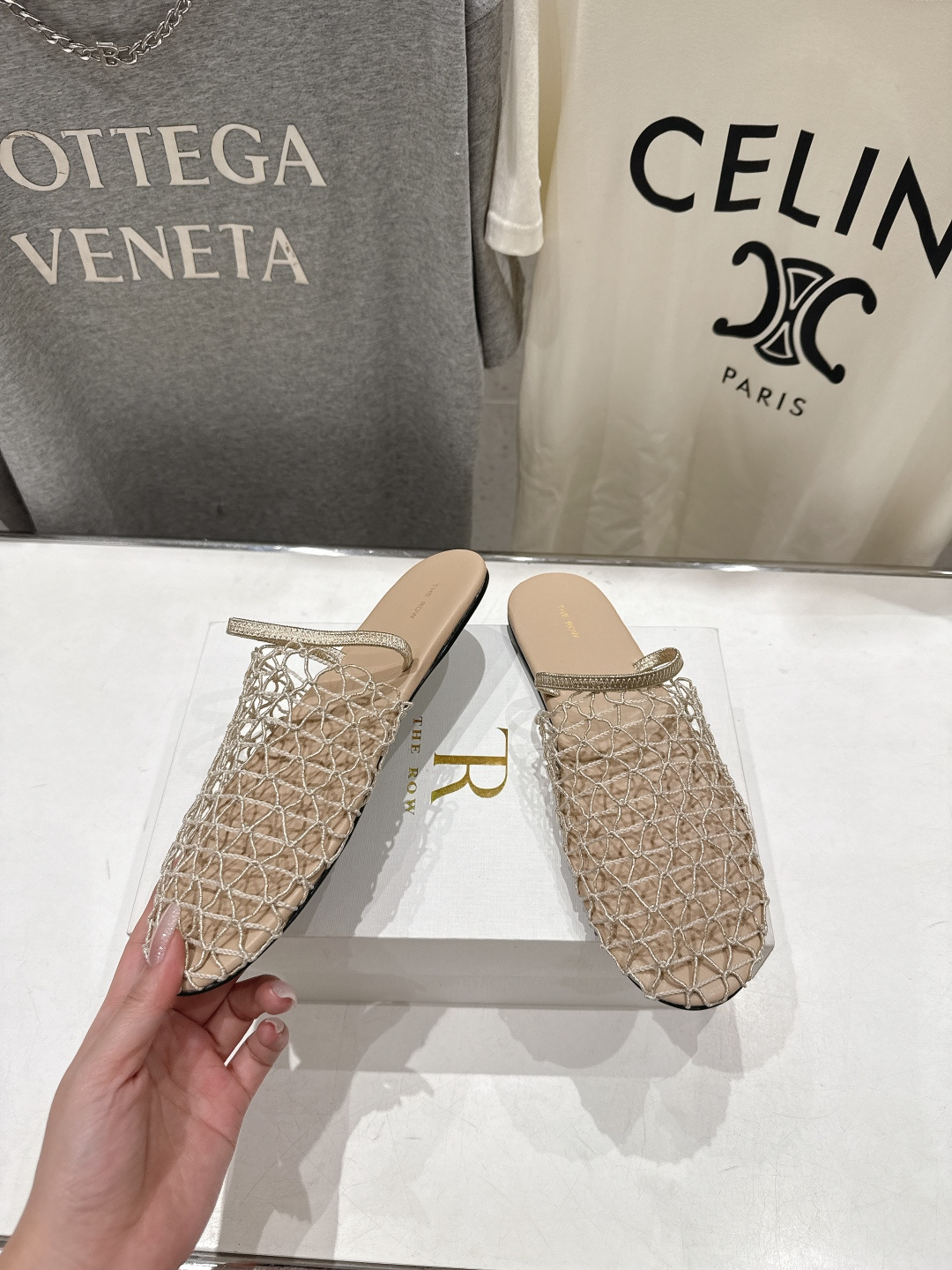 高版本出厂 The Row 2026ss夏日新款绳索编织镂空平底凉鞋舒适百搭 复古编织镂空设计 鞋口处超