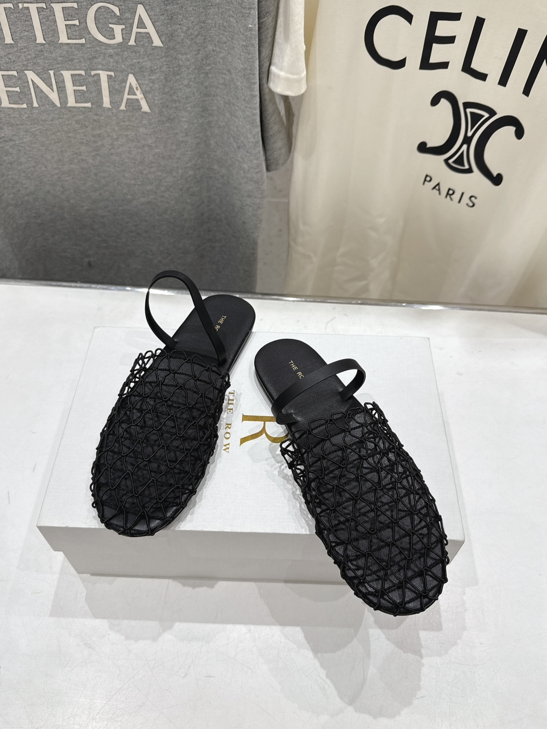 高版本出厂 The Row 2026ss夏日新款绳索编织镂空平底凉鞋舒适百搭 复古编织镂空设计 鞋口处超