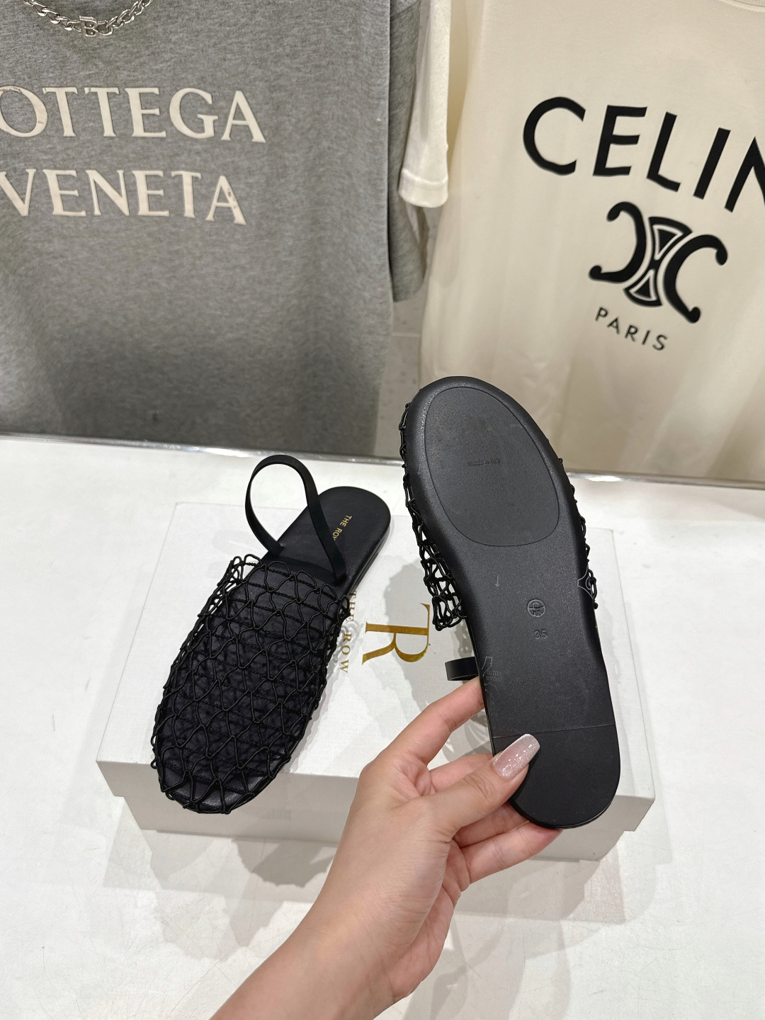 高版本出厂 The Row 2026ss夏日新款绳索编织镂空平底凉鞋舒适百搭 复古编织镂空设计 鞋口处超