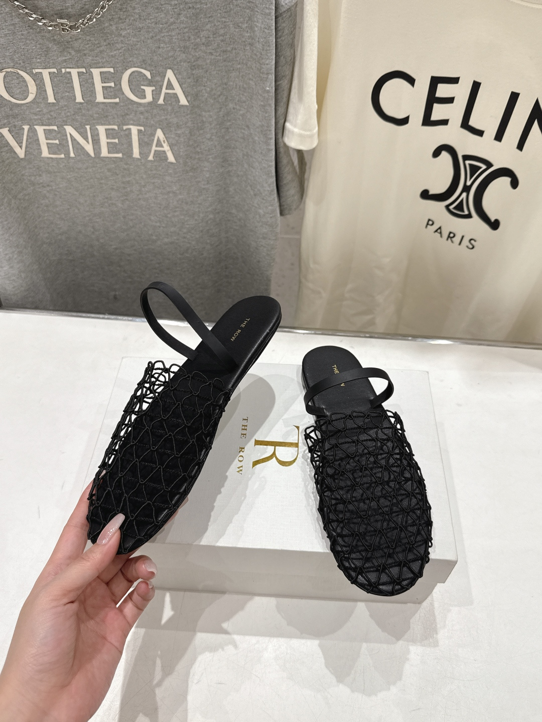 高版本出厂 The Row 2026ss夏日新款绳索编织镂空平底凉鞋舒适百搭 复古编织镂空设计 鞋口处超