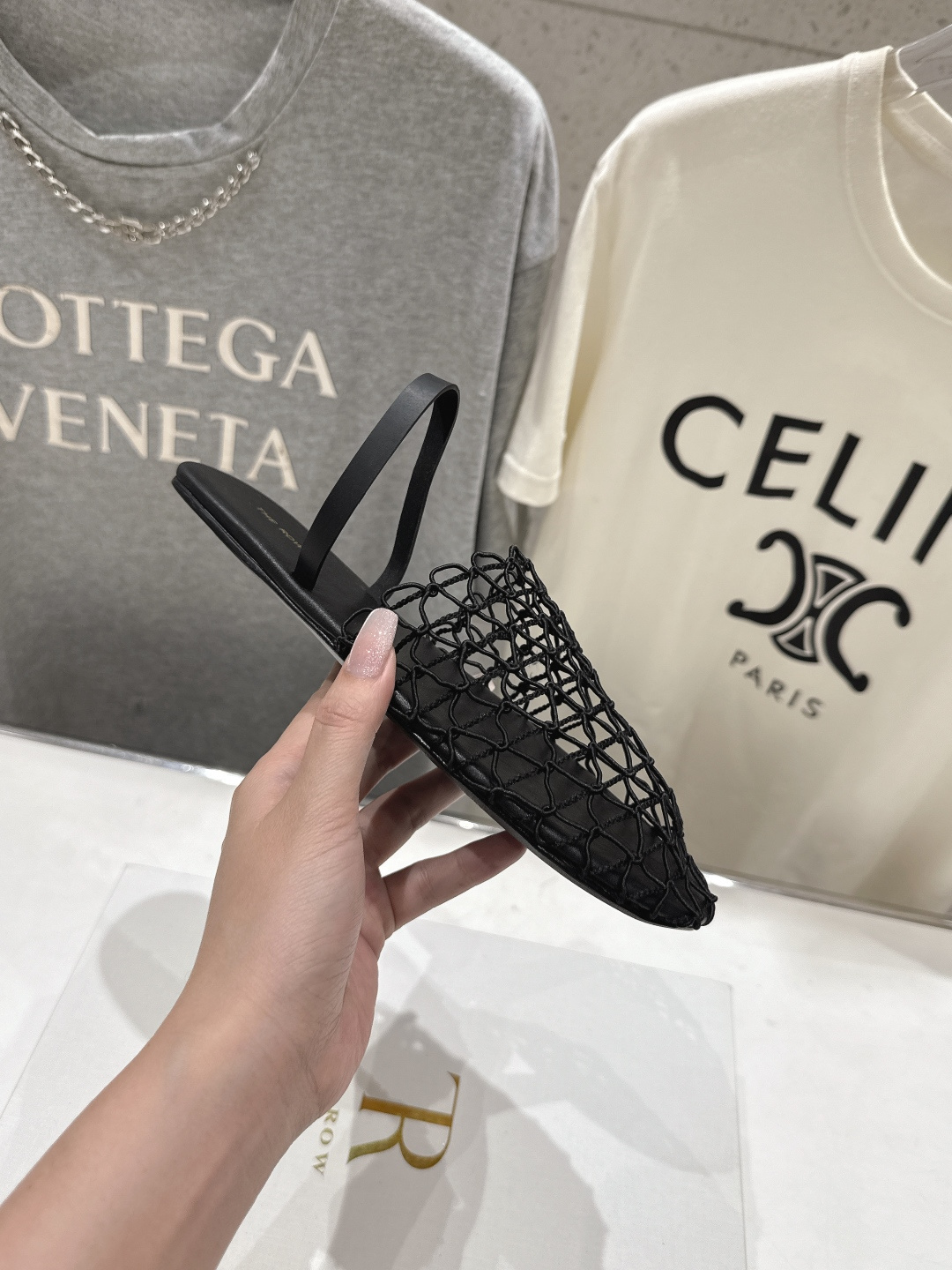 高版本出厂 The Row 2026ss夏日新款绳索编织镂空平底凉鞋舒适百搭 复古编织镂空设计 鞋口处超