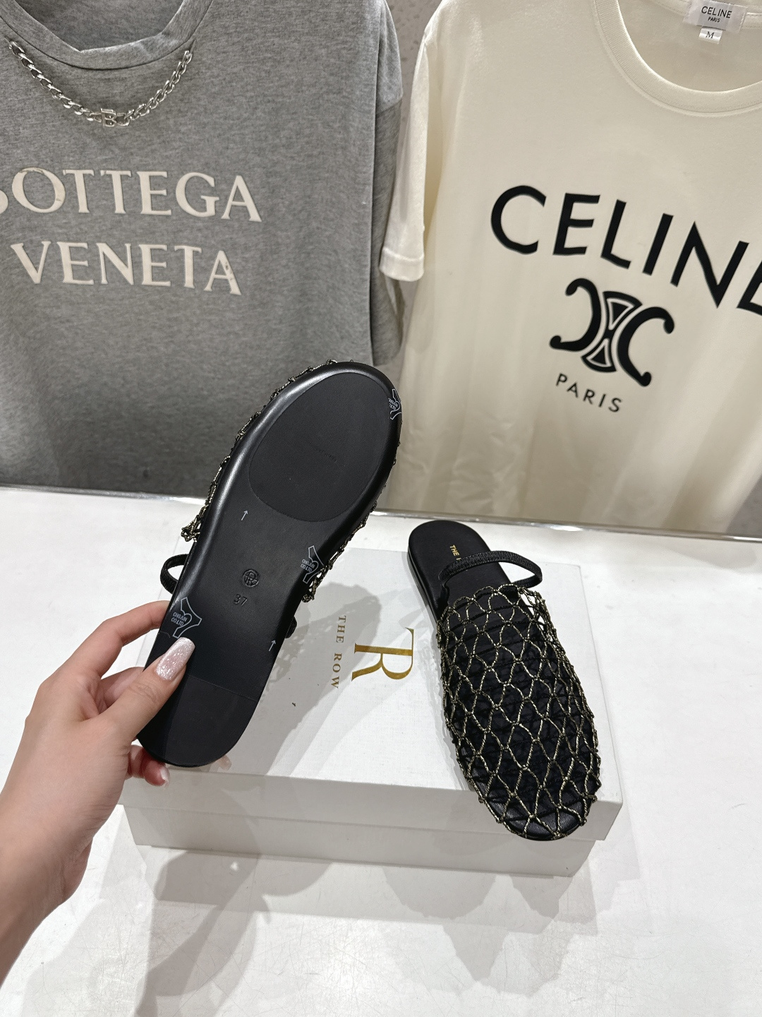 高版本出厂 The Row 2026ss夏日新款绳索编织镂空平底凉鞋舒适百搭 复古编织镂空设计 鞋口处超