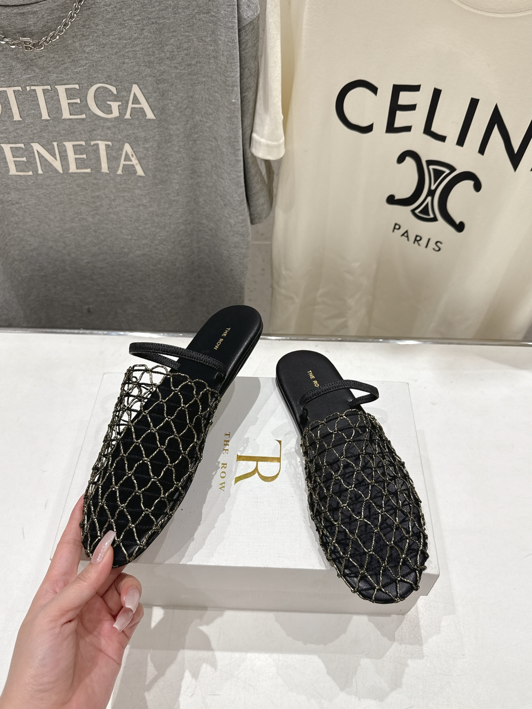 高版本出厂 The Row 2026ss夏日新款绳索编织镂空平底凉鞋舒适百搭 复古编织镂空设计 鞋口处超