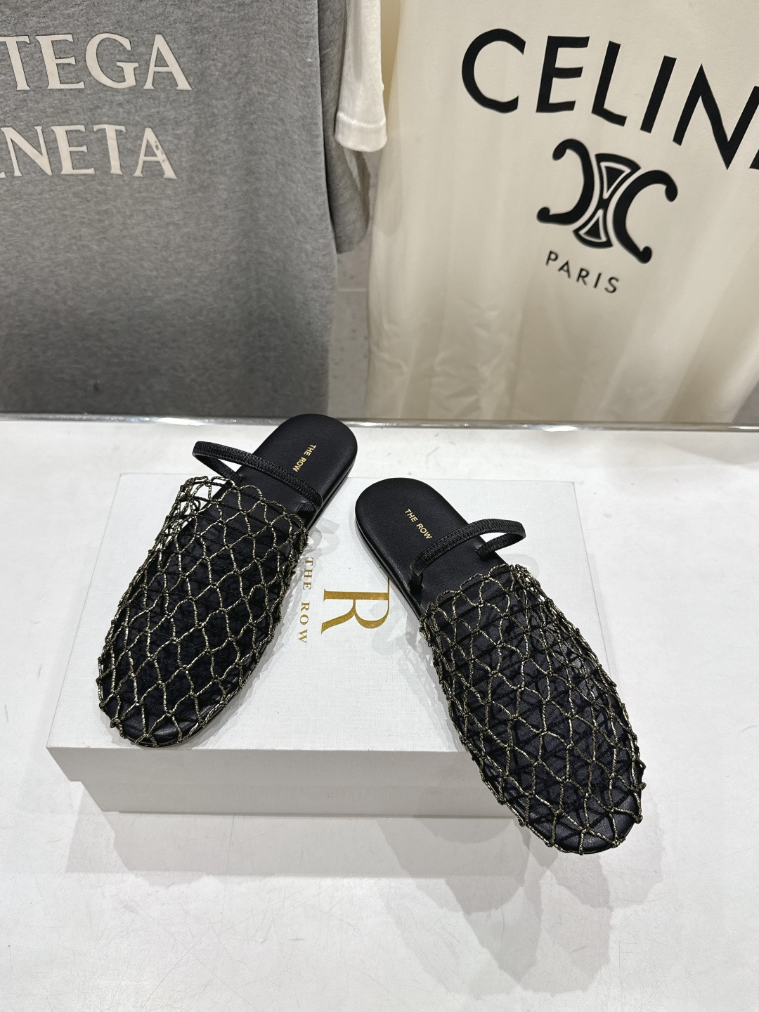 高版本出厂 The Row 2026ss夏日新款绳索编织镂空平底凉鞋舒适百搭 复古编织镂空设计 鞋口处超