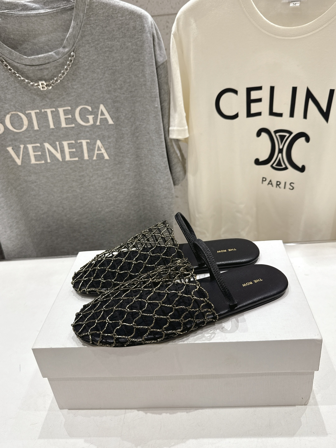 高版本出厂 The Row 2026ss夏日新款绳索编织镂空平底凉鞋舒适百搭 复古编织镂空设计 鞋口处超