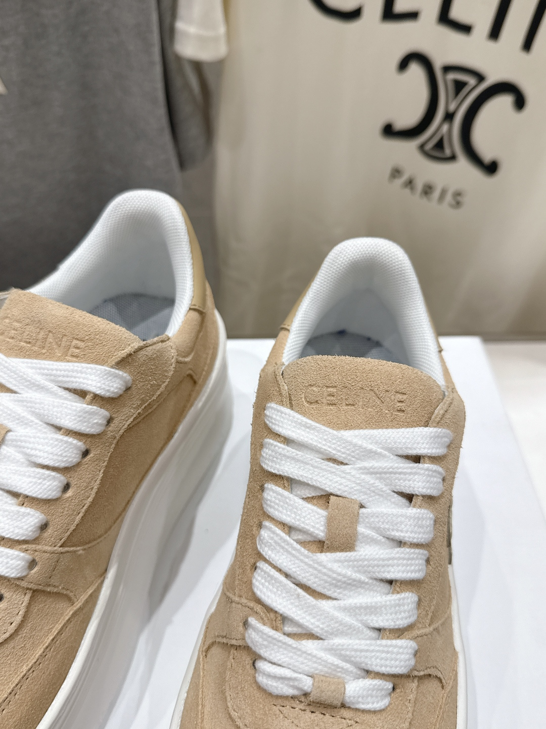 高版本出厂 厚底 CELINE*思琳赛琳 2026ss新款徽标系带厚底休闲鞋小白鞋简单舒服，干净利落，增