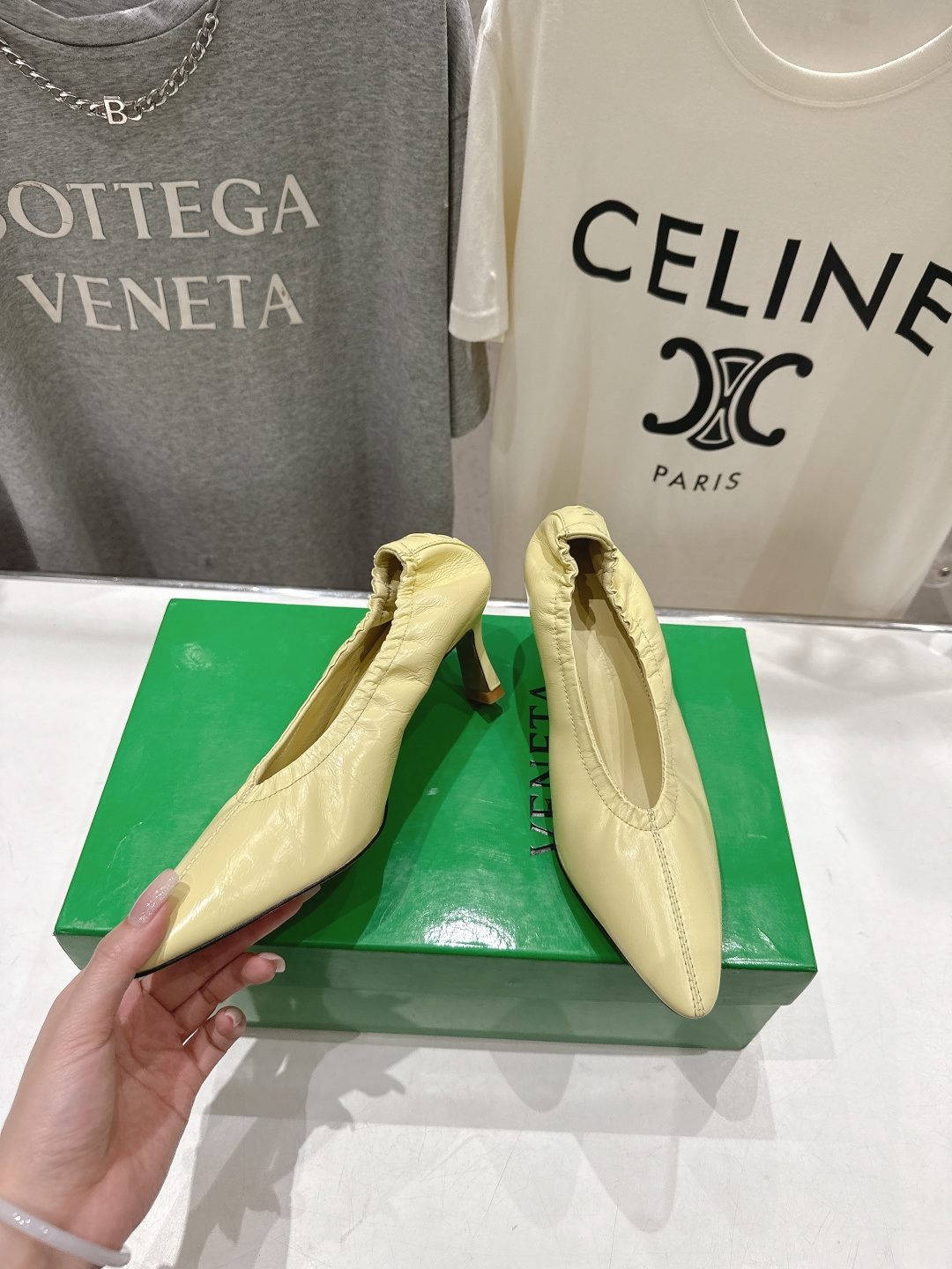 高版本出厂 Bottega Veneta/BV F065 2026ss新款尖头高跟鞋，上脚好美啊优雅材质