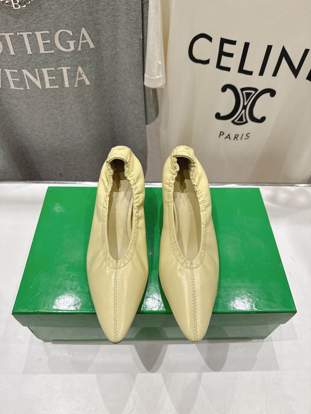 高版本出厂 Bottega Veneta/BV F065 2026ss新款尖头高跟鞋，上脚好美啊优雅材质