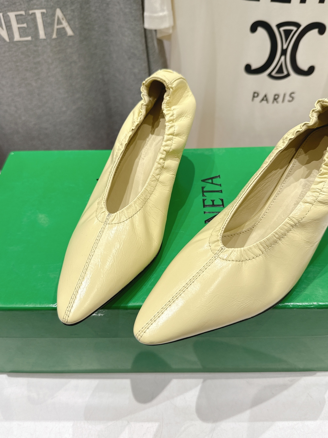 高版本出厂 Bottega Veneta/BV F065 2026ss新款尖头高跟鞋，上脚好美啊优雅材质