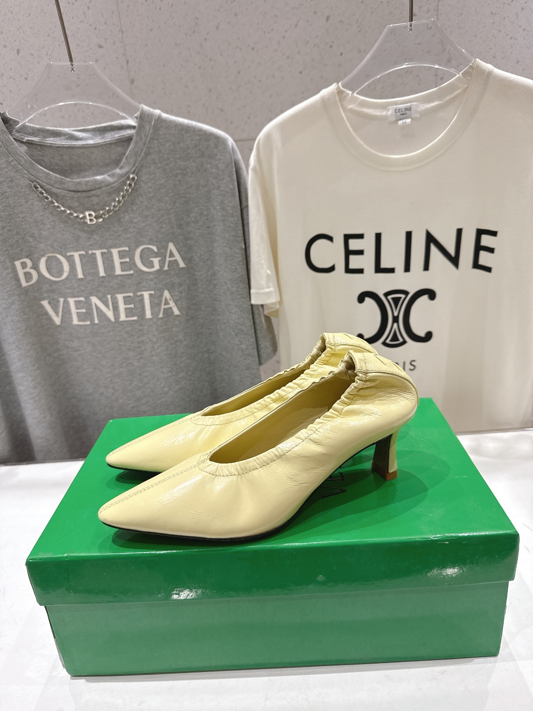 高版本出厂 Bottega Veneta/BV F065 2026ss新款尖头高跟鞋，上脚好美啊优雅材质