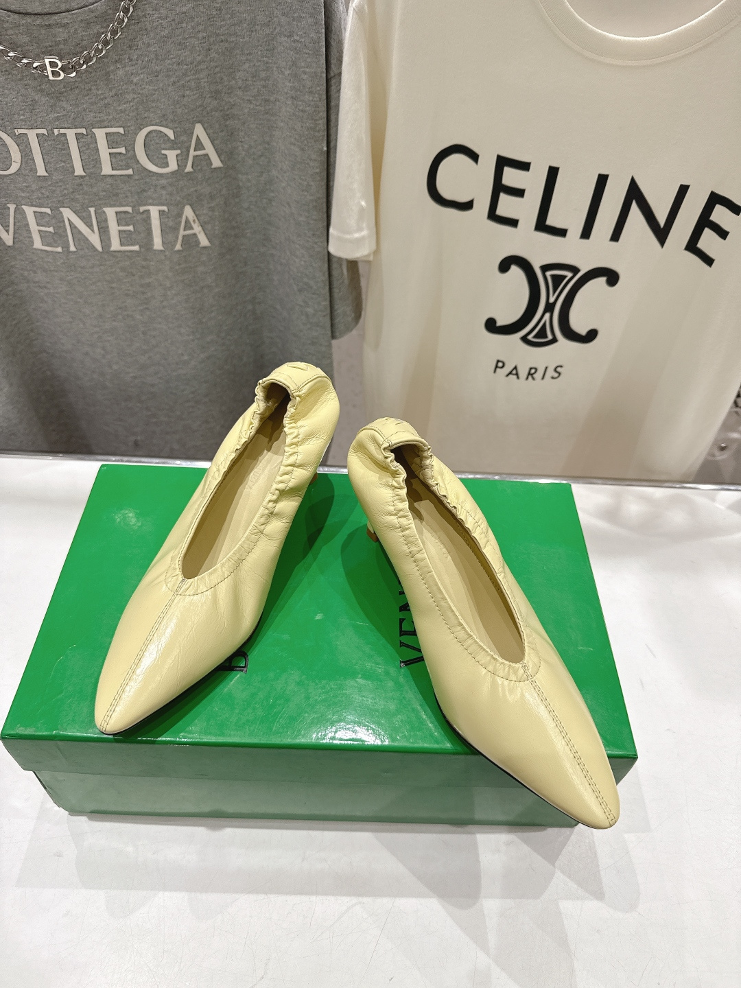 高版本出厂 Bottega Veneta/BV F065 2026ss新款尖头高跟鞋，上脚好美啊优雅材质