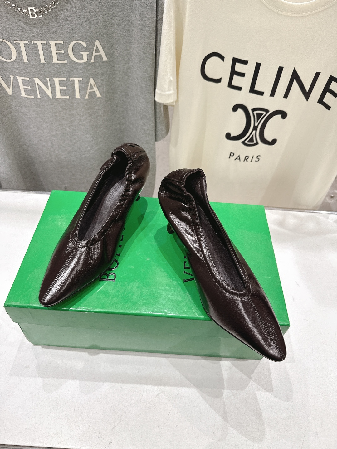 高版本出厂 Bottega Veneta/BV F065 2026ss新款尖头高跟鞋，上脚好美啊优雅材质