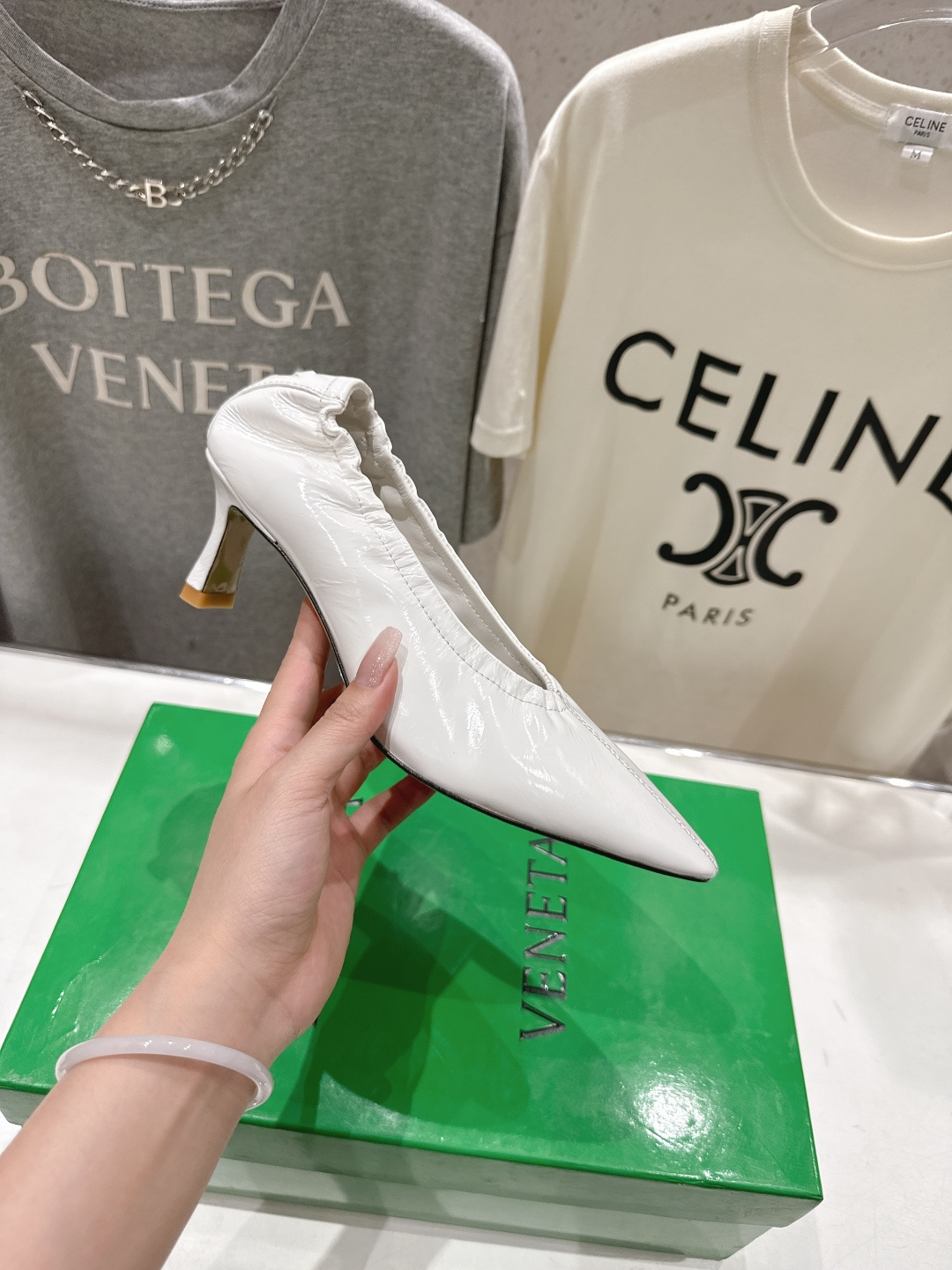 高版本出厂 Bottega Veneta/BV F065 2026ss新款尖头高跟鞋，上脚好美啊优雅材质