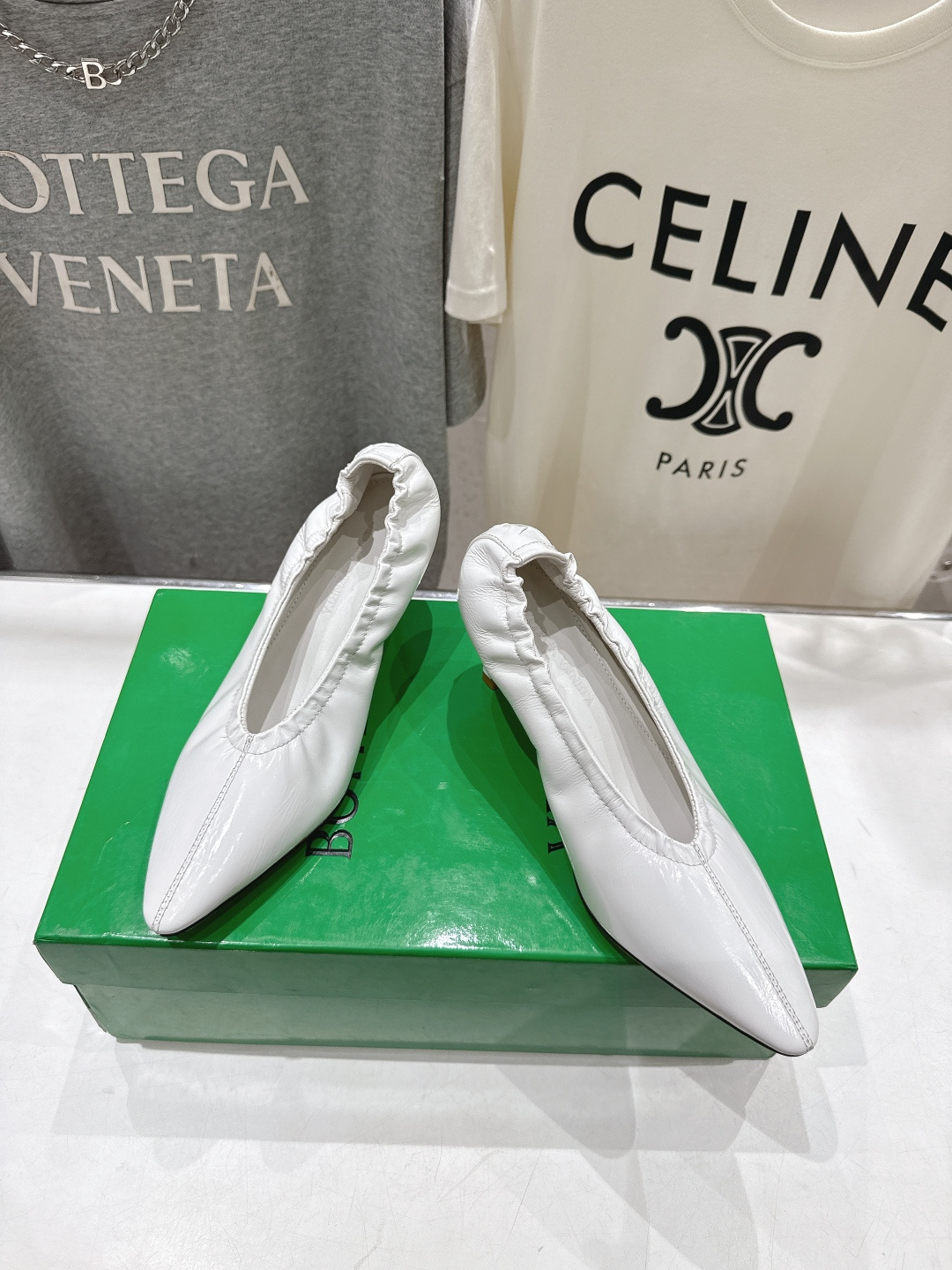 高版本出厂 Bottega Veneta/BV F065 2026ss新款尖头高跟鞋，上脚好美啊优雅材质