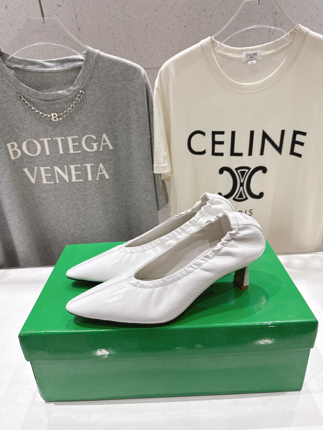 高版本出厂 Bottega Veneta/BV F065 2026ss新款尖头高跟鞋，上脚好美啊优雅材质