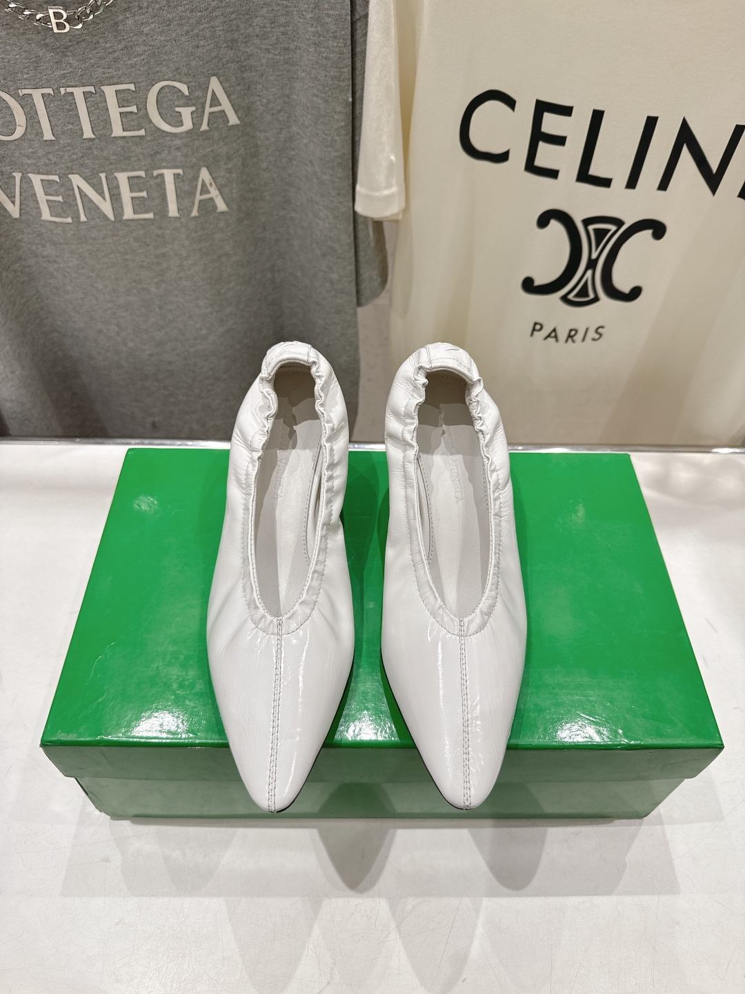 高版本出厂 Bottega Veneta/BV F065 2026ss新款尖头高跟鞋，上脚好美啊优雅材质