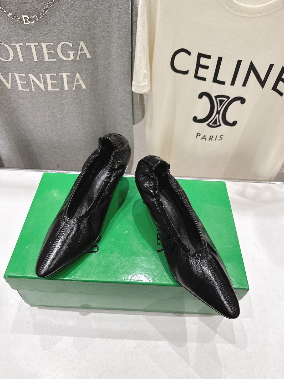 高版本出厂 Bottega Veneta/BV F065 2026ss新款尖头高跟鞋，上脚好美啊优雅材质