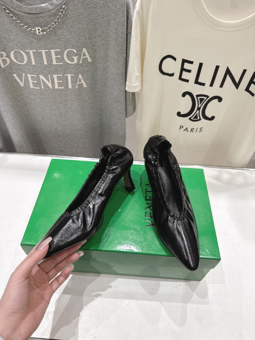 高版本出厂 Bottega Veneta/BV F065 2026ss新款尖头高跟鞋，上脚好美啊优雅材质