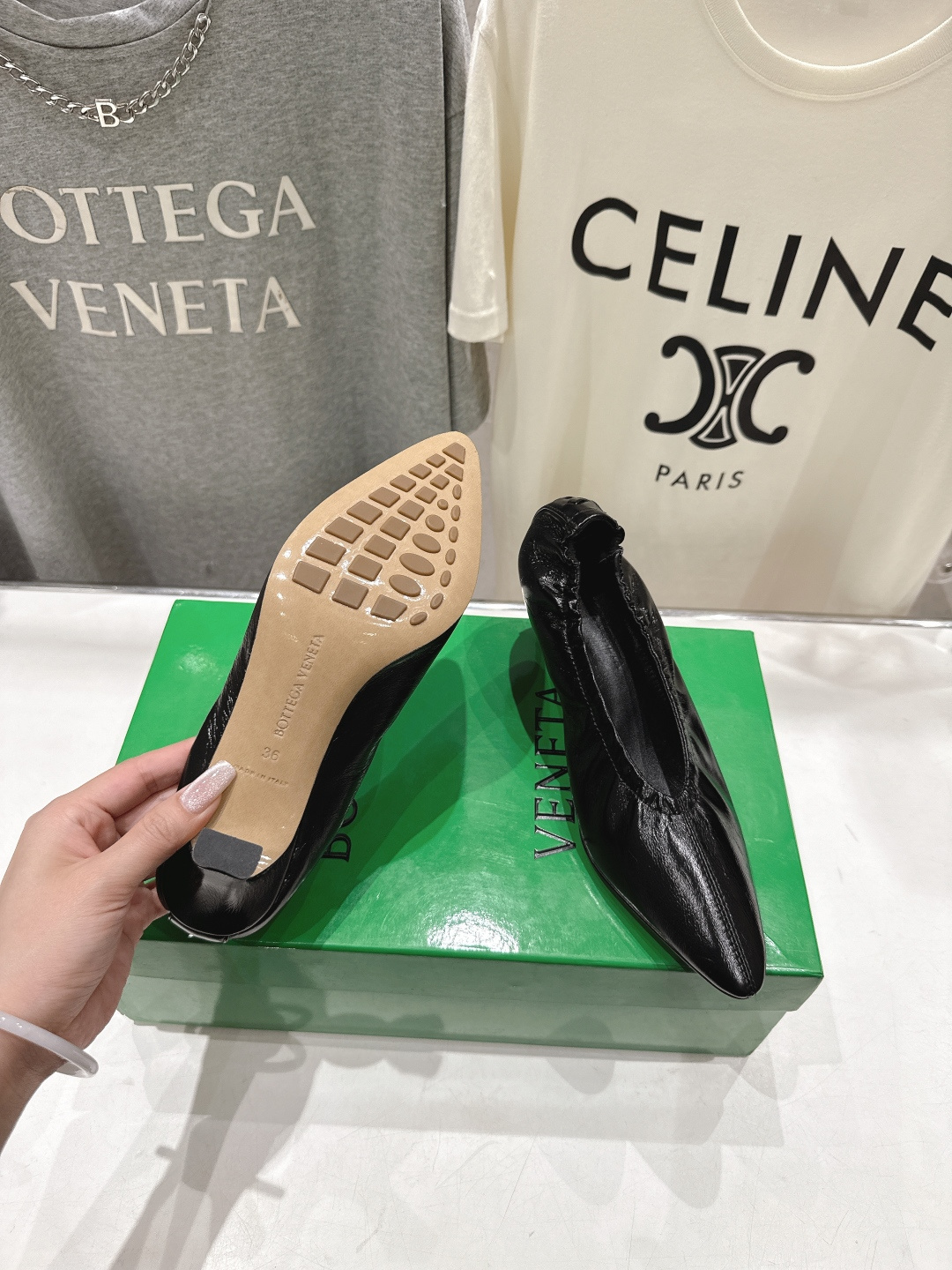 高版本出厂 Bottega Veneta/BV F065 2026ss新款尖头高跟鞋，上脚好美啊优雅材质