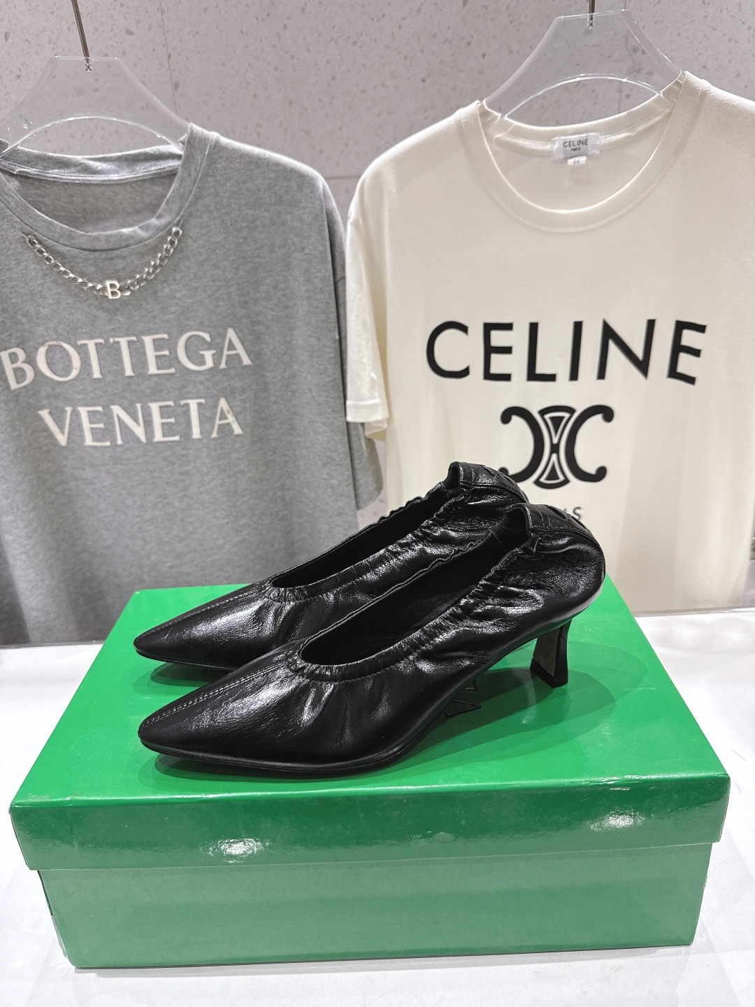 高版本出厂 Bottega Veneta/BV F065 2026ss新款尖头高跟鞋，上脚好美啊优雅材质