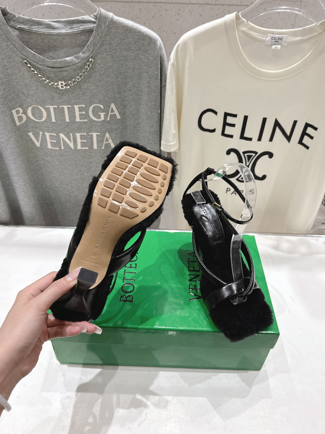 高版本出厂 Bottega Veneta/BV F065 2026ss新款个性羊毛垫脚高跟凉鞋优雅材质运