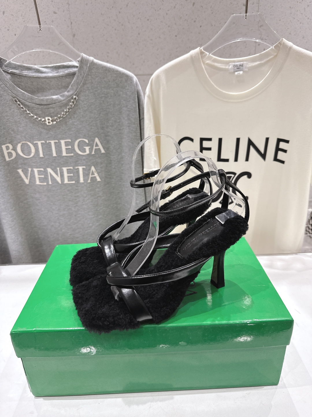 高版本出厂 Bottega Veneta/BV F065 2026ss新款个性羊毛垫脚高跟凉鞋优雅材质运