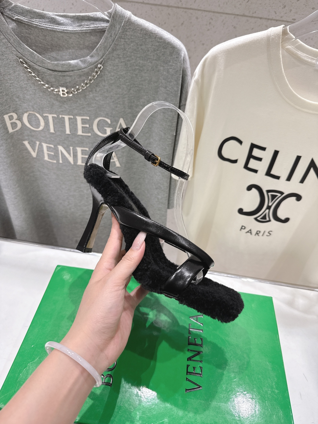 高版本出厂 Bottega Veneta/BV F065 2026ss新款个性羊毛垫脚高跟凉鞋优雅材质运