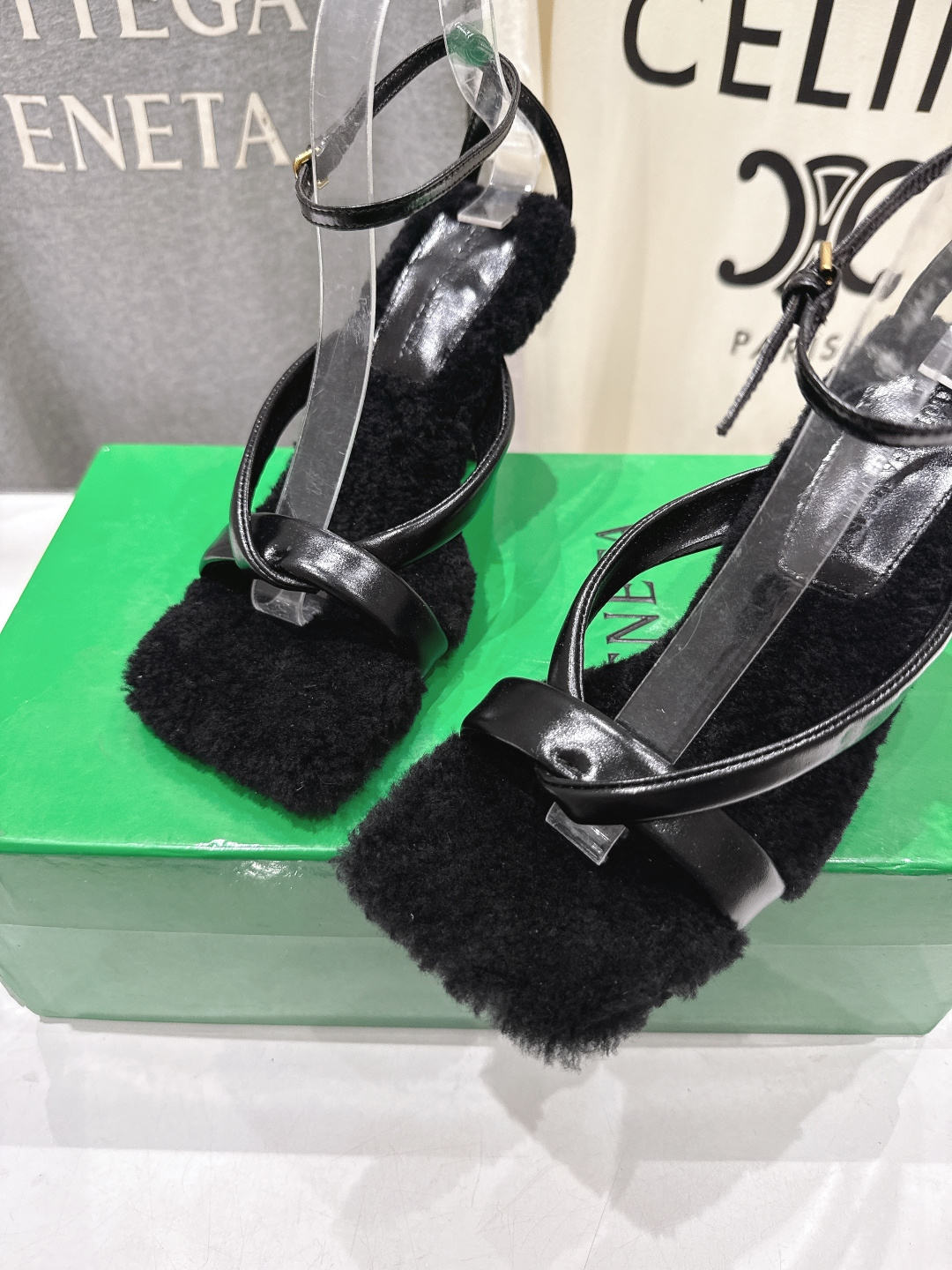 高版本出厂 Bottega Veneta/BV F065 2026ss新款个性羊毛垫脚高跟凉鞋优雅材质运