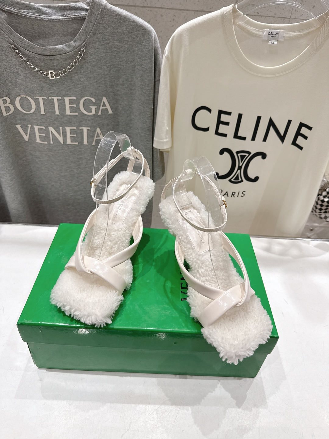 高版本出厂 Bottega Veneta/BV F065 2026ss新款个性羊毛垫脚高跟凉鞋优雅材质运