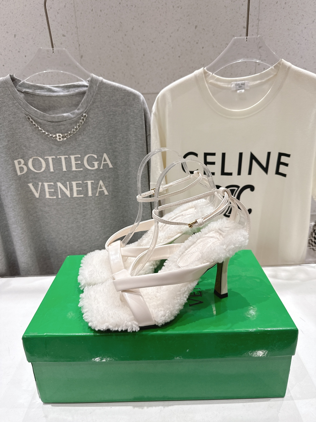 高版本出厂 Bottega Veneta/BV F065 2026ss新款个性羊毛垫脚高跟凉鞋优雅材质运